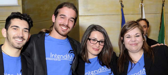 Il team "IntendiMe", vincitore CLab#2: Andrea Mura, Antonio Pinese, Giorgia Ambu, Alessandra Farris. Clicca sulla foto per il servizio sulla premiazione del 13 febbraio 2015