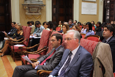 aula magna 15 ottobre 2009, convegno internazionale "uniformità e differenziazione" (foto unicaweb)