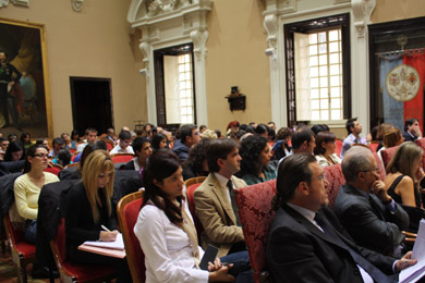 aula magna 15 ottobre 2009, convegno internazionale "uniformità e differenziazione" (foto unicaweb)