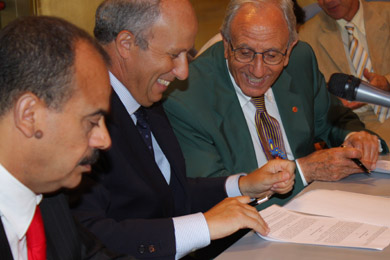 18 luglio 2008 - Firma accordo Università-Galsi (foto unicaweb)