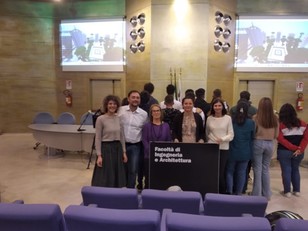 Qui la professoressa Garau con i docenti del Liceo Alberti coinvolti nel progetto