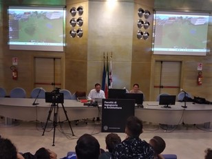 Francesco Ferrari e Chiara Garau nell&rsquo;aula magna &ldquo;Mario Carta&rdquo; della facolt&agrave; di Ingegneria e Architettura