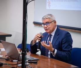 il professor Riccardo De Lisa, docente del Dipartimento di Scienze economiche e aziendali dell'Universit&agrave; di Cagliari