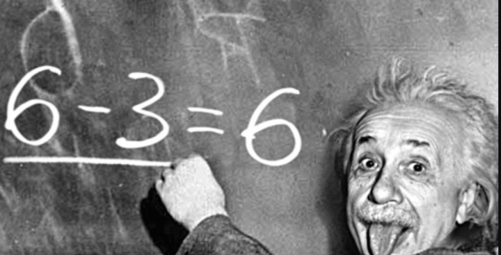 Einstein alla lavagna (immagine simbolo)