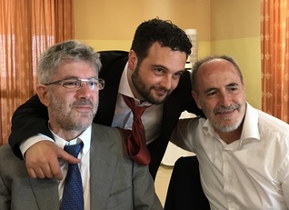 I docenti Antioco Floris e Andrea Lotta con, a destra, il regista Enrico Pau