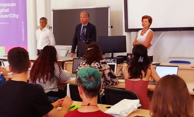 Cagliari, 20 giugno 2022. Un momento dell'inaugurazione del corso: al centro il professor Giorgio Massacci, tra il direttore della summer school, Luigi Mundula, e la prorettrice Alessandra Carucci
