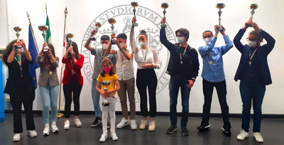 Un'altra immagine della premiazione nella cittadella universitaria di Monserrato