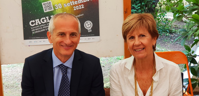 i professori Gianluigi Bacchetta (direttore dell'Orto botanico) e Micaela Morelli (UniCa / Fondazione di Sardegna)