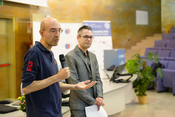 I professori Bartoletti e Maiorca durante la premiazione nell'aula magna di Ingegneria