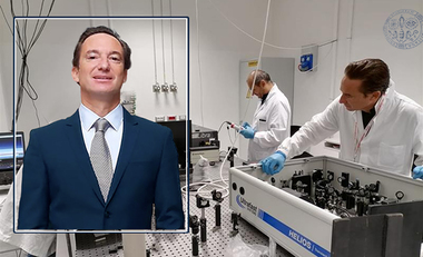 Laboratori del Centro servizi di ateneo per la ricerca (Cesar) a Monserrato. Nel riquadro, Carlo Maria Carbonaro, docente di Scienze fisiche