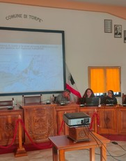 Torpè, 16 maggio 2023 - Nella foto Corrado Zoppi, Sabrina Lai e Federica Isola durante la presentazione dei contenuti del Piano