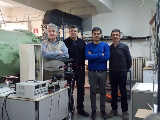 Il team del dipartimento di Ingegneria meccanica. Da sinistra, i professori Natalino Mandas, Pierpaolo Puddu, Tiziano Ghisu e Francesco Cambuli