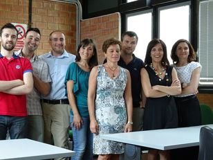 Il gruppo di ricerca di Ingegneria ambientale dell'Università di Cagliari coordinato da Alessandra Carucci e Aldo Muntoni