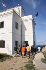 L’ingresso dell’Osservatorio coste presso il faro di Punta Sardegna