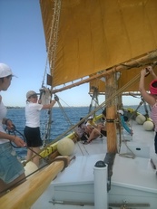 Le specializzande di UniCa durante il soggiorno di studio a bordo della Saviolina