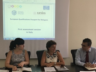 Il futuro dei rifugiati. Apertura della prima sessione con, da sinistra Silvia Bianco (Cimea-Naric Italia), Alessandra Carucci (pro rettore Internazionalizzazione, Universit&agrave; Cagliari) e Samir Heco (Consiglio d'Europa)