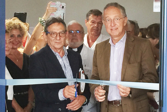 Da destra, Gian Benedetto Melis e Giorgio Sorrentino, direttore generale dell'Azienda ospedaliera universitaria di Cagliari, durante l'inaugurazione del reparto di ginecologia e ostetricia