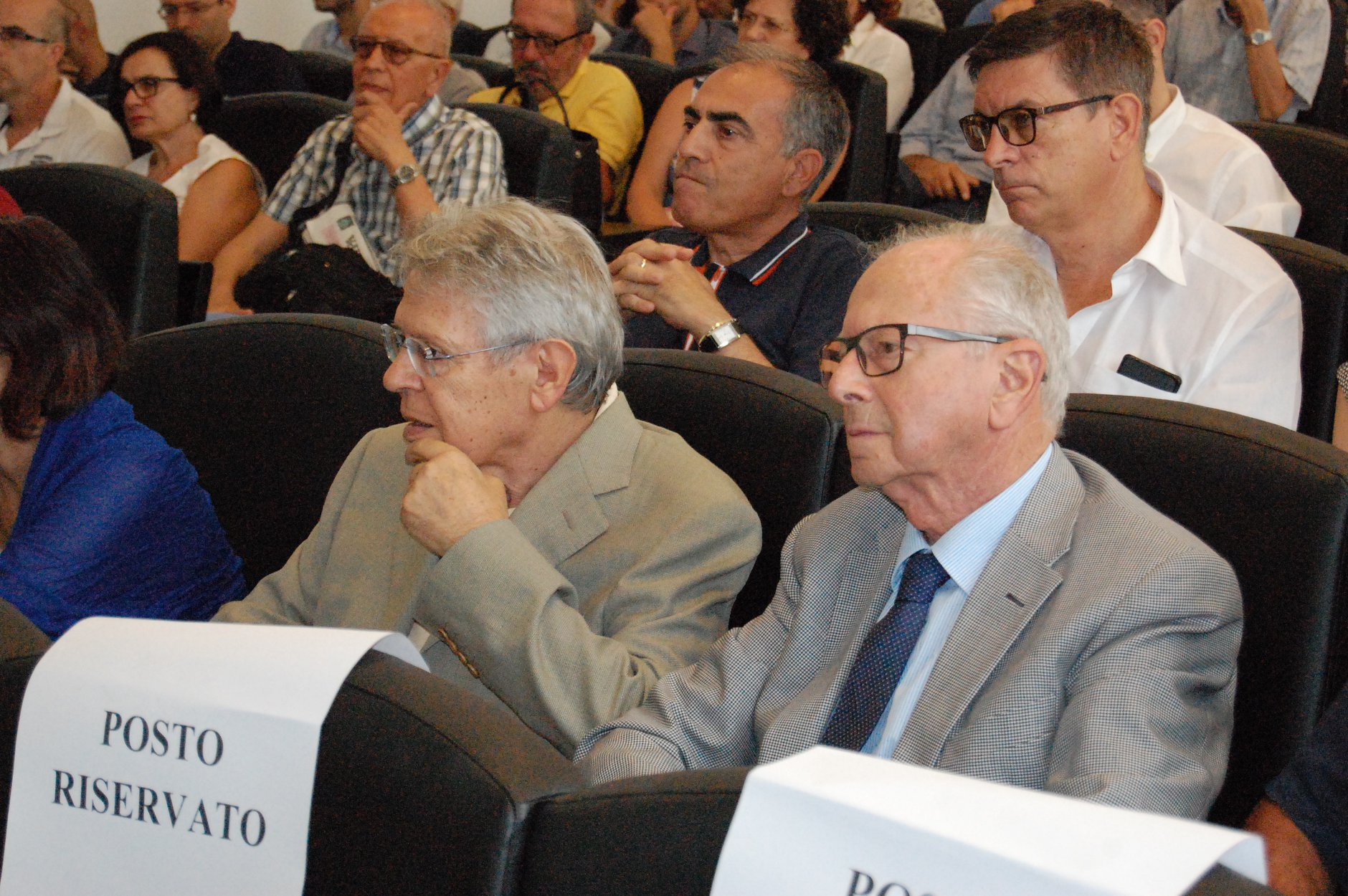 Le immagini dell'incontro con Carlo Cottarelli, nell'Aula Maria Lai della facoltà di Scienze Economiche, Giuridiche e Politiche.