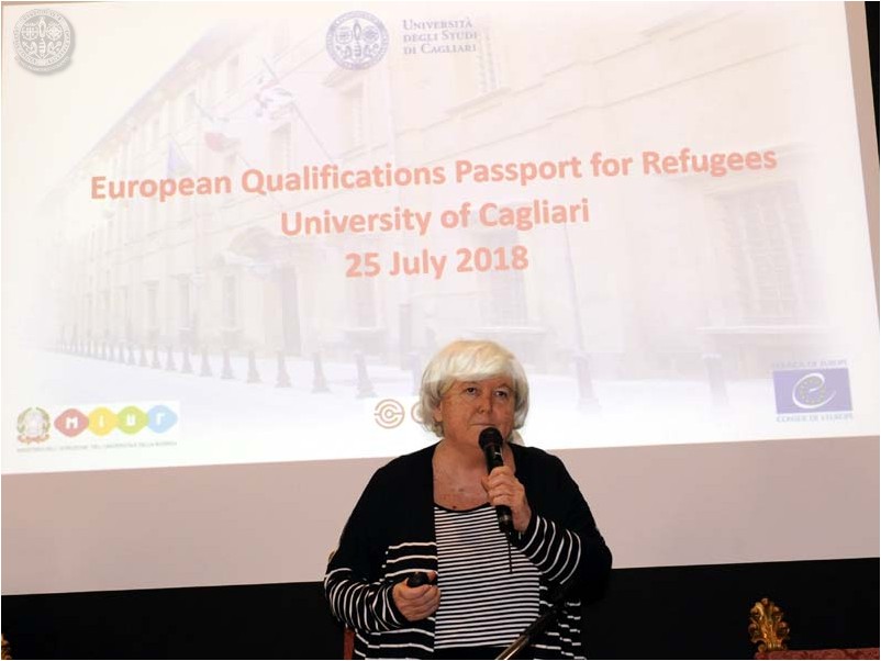 Nelle immagini di Francesco Cogotti la cerimonia di consegna dei passaporti europei per le qualifiche ai rifugiati e richiedenti asilo, che si è svolta questa mattina nell'Aula Magna del Rettorato