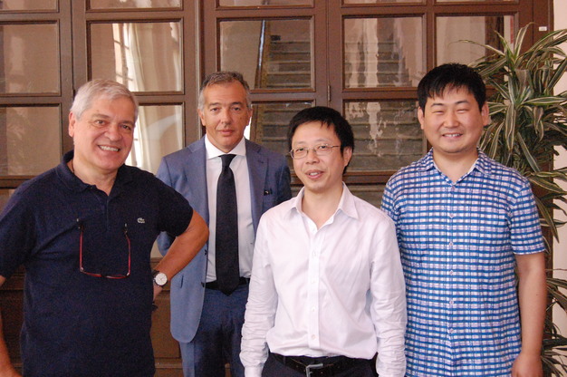 Massimo Vanzi e Fabrizio Pilo con Qiu Jin e Teng Teng