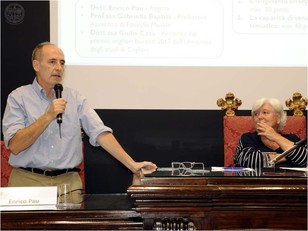 Enrico Pau, regista e presidente della giuria, è intervenuto durante la cerimonia di premiazione: da lui parole di entusiasmo e incoraggiamento agli studenti