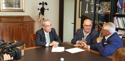 Da sinistra, Francesco Marongiu e Raimondo Ibba, intervistati da Valerio Vargiu (Sardegna Uno e Panorama Sardo)