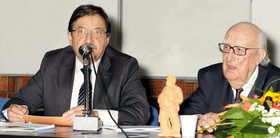 Giuseppe Marci e Andrea Camilleri durante l'incontro del pomeriggio precedente al conferimento della laurea honoris causa