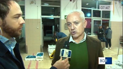 Piero Addis al Mercato ittico intervistato da Stefano Fumagalli per il TG della RAI