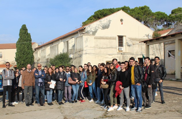 Bastione di San Filippo: gli studenti hanno potuto visitare i complessi architettonici oggetto di studio accompagnati dai docenti e dal personale militare dell’Esercito e della Marina