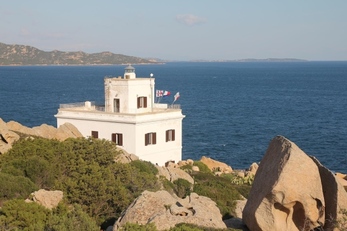 Un'immagine del Faro di Punta Sardegna
