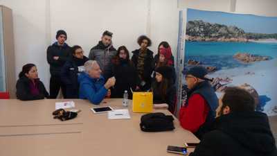 Briefing durante l'escursione sul campo del corso di Morfodinamica e conservazione dei litorali