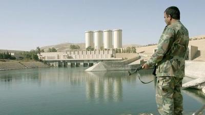 Mosul. La diga irachena al centro della tesi degli ingegneri dell'ateneo di Cagliari è strategica per l'Iraq è stata ed è presidiata anche dalle forze armate italiane (foto corriere.it)