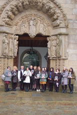 Un'altra bella immagine di gruppo a Santiago de Compostela: il gruppo all'ingresso del Rettorato