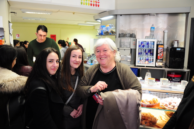 Il Rettore con alcune studentesse durante le Giornate di orientamento 2019 (prima della pandemia)