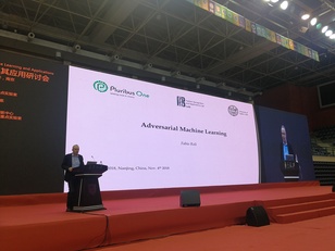 Fabio Roli durante l'intervento "Adversarial machine learning", alla recente conferenza tenutasi a Nanjing in Cina