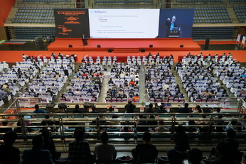 Nanjing. Il professor Roli sul podio cinese durante la relazione sulle tematiche inerenti "machine learning"