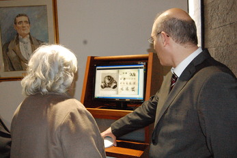 Procede il processo di digitalizzazione del patrimonio custodito al Museo delle Cere anatomiche di Clemente Susini: nella foto, il Rettore con il direttore del Museo, Francesco Loy