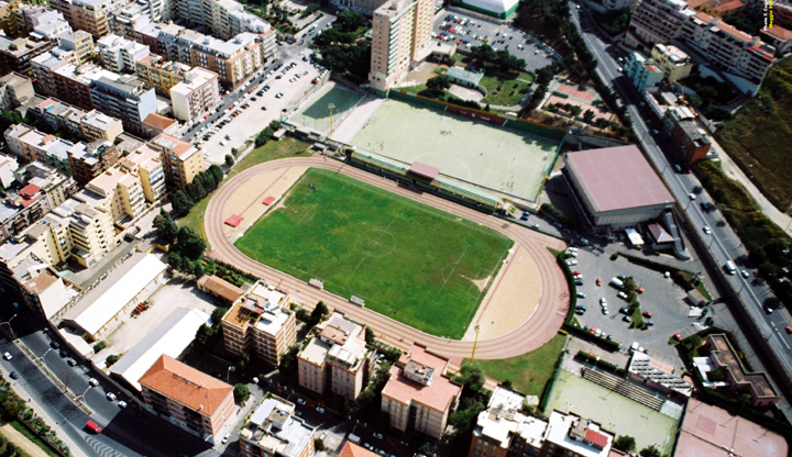 Cagliari. Vista aerea della cittadella sportiva di Sa Duchessa, inserita nel popoloso quartiere di Is Mirrionios