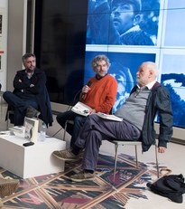 Antioco Floris al Festival IsReal, durante una recente presentazione del libro, tra Salvatore Mereu e Goffredo Fofi