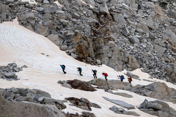 Carta dell'Adamello: la salita in cordata, dal fortissimo valore simbolico (le Universit&agrave; unite per il clima)