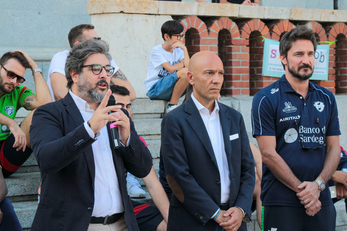 Cagliari. Da sinistra, Vittorio Pelligra, Stefano Sardara e Gianmarco Pozzecco