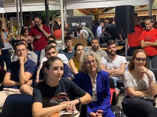 Medicina umanizzata alla Notte. Al centro della foto Anna Maria Paoletti, direttrice della scuola di specializzazione in ostetrica e ginecologia della Aou di Cagliari e ordinario dell'ateneo