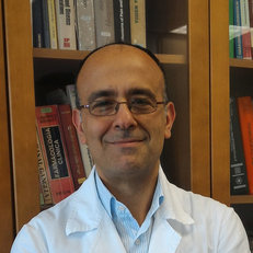 Marco Pistis. Medico e professore ordinario, insegna al dipartimento di Scienze biomediche (sezione Neuroscienze e farmacologia clinica)