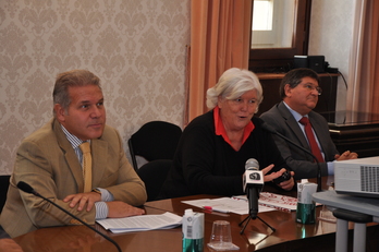 Maria Del Zompo con il DG Aldo Urru e il prorettore vicario (e Rettore eletto) Francesco Mola