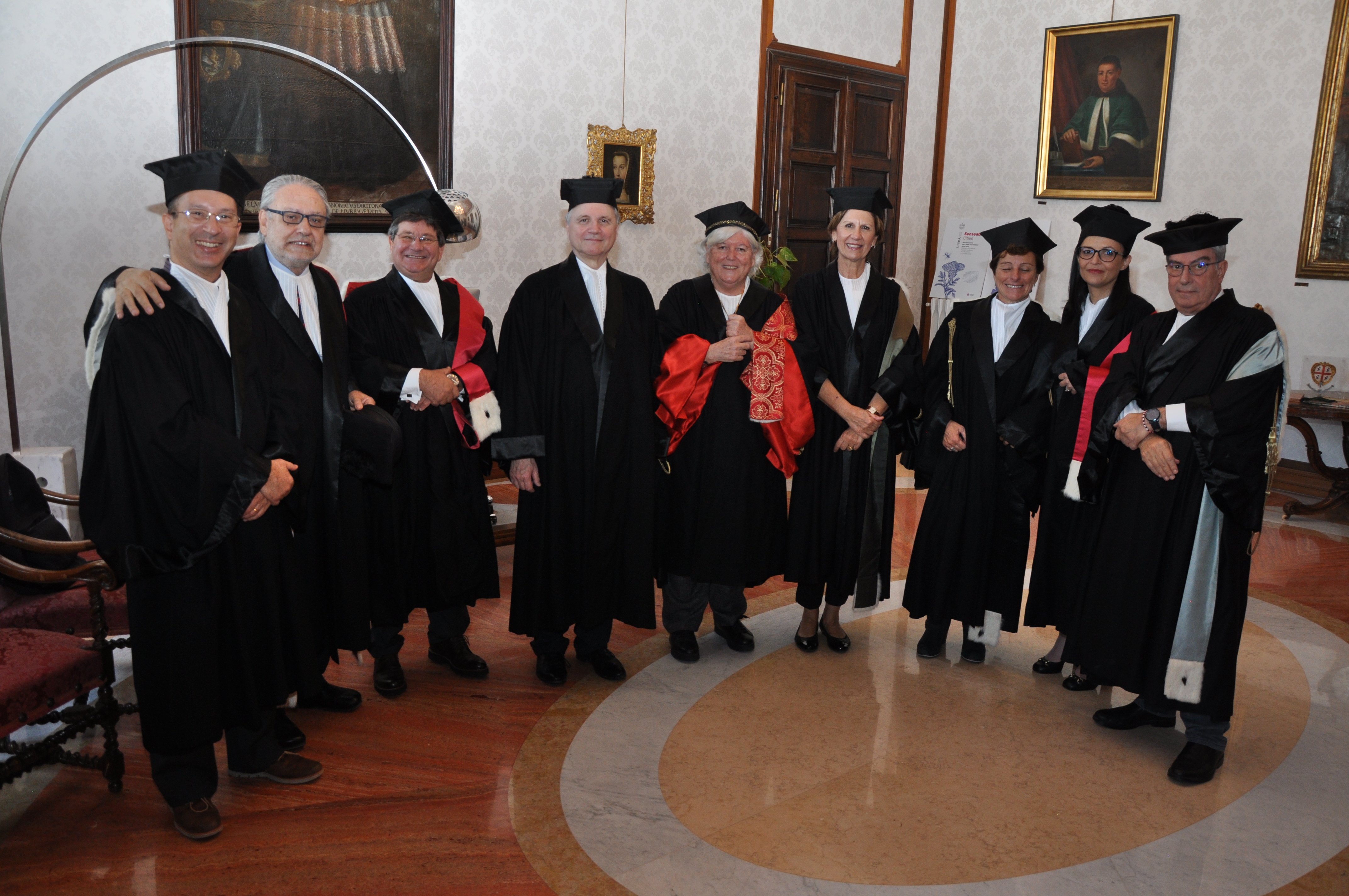 Foto di gruppo con i Prorettori: la squadra di Maria Del Zompo