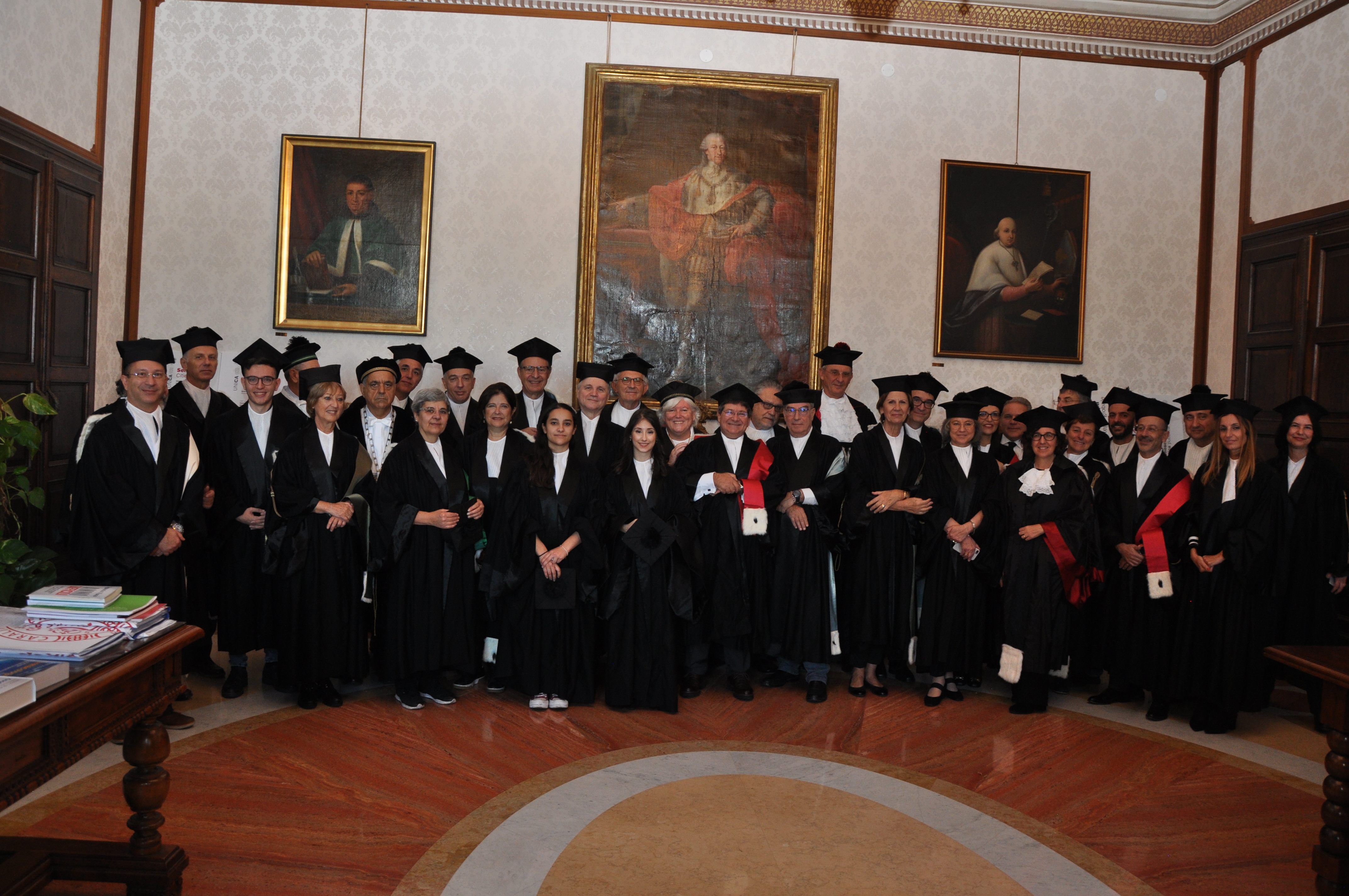 Foto di gruppo nella stanza del Rettore