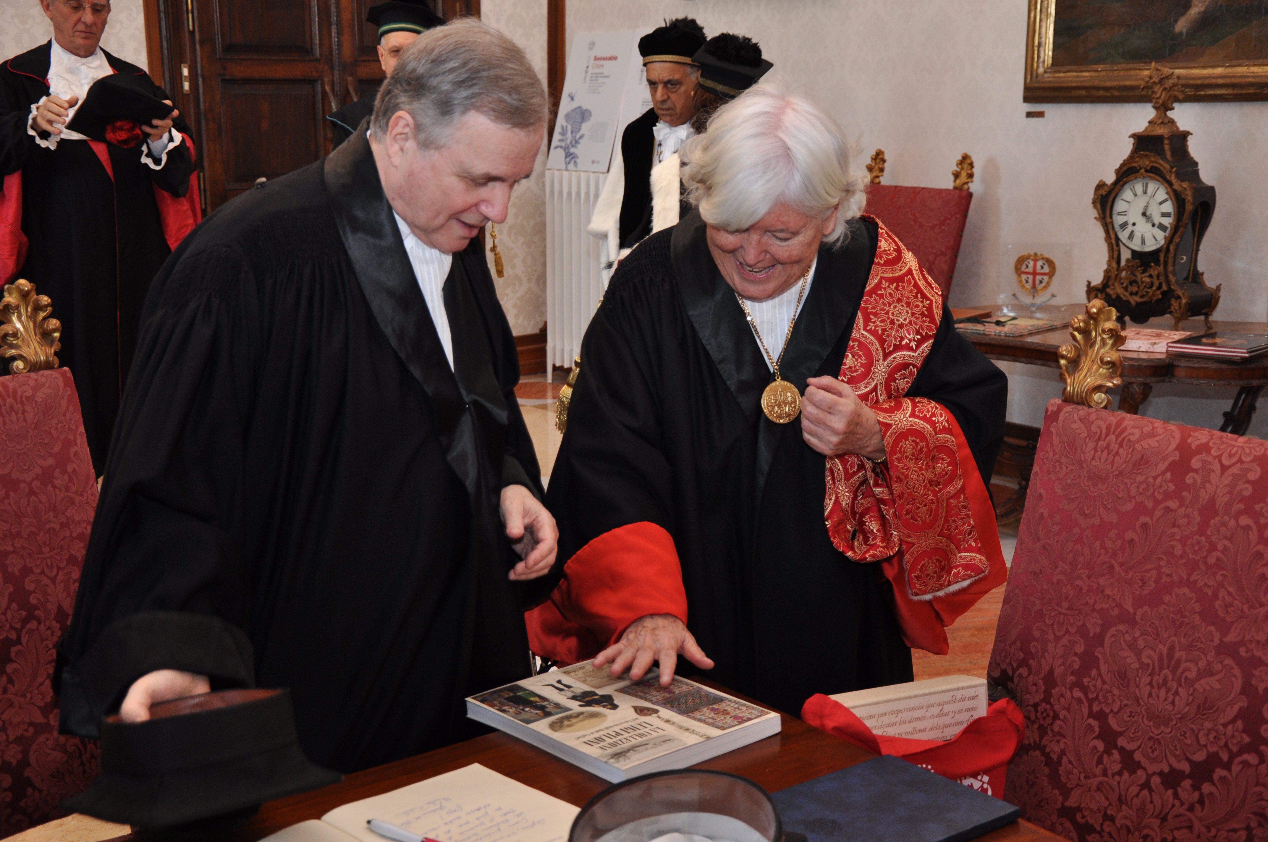 Il catalogo della Collezione Sarda Luigi Piloni in dono al Governatore