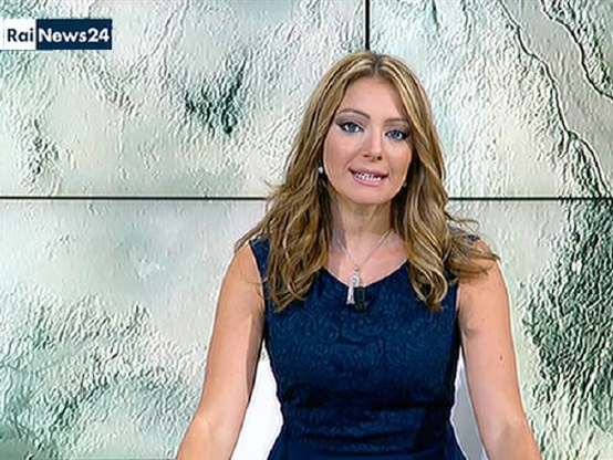 Laura Tangherlini in conduzione di un TG
