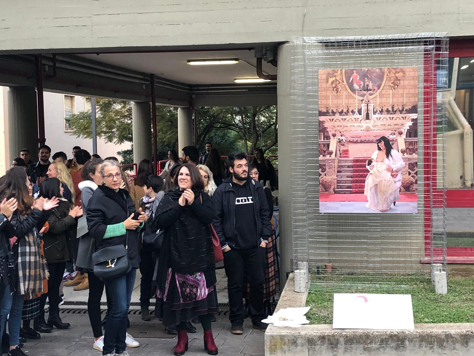 Egle Picozzi, Madonna col Bambino davanti a Sa Duchessa accanto alla Stanza Rosa