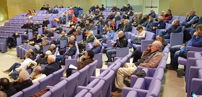 Pubblico di appassionati e di studenti di Ingegneria nell'aula magna del polo universitario di via Marengo